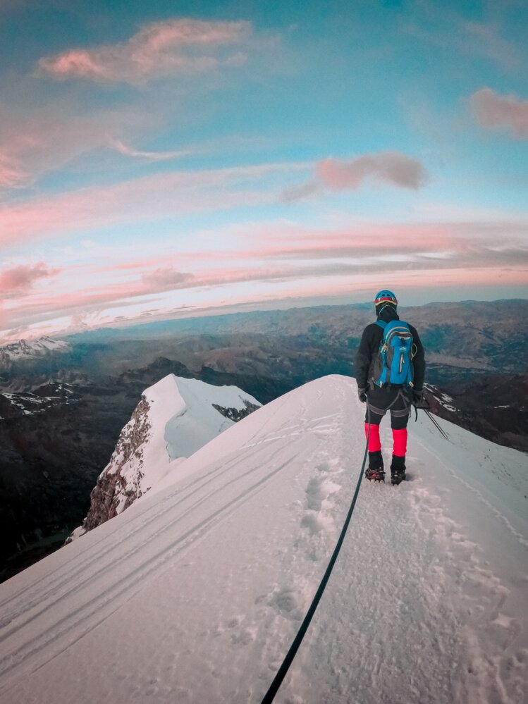 Toegang via een touw naar de top van de Mont Blanc